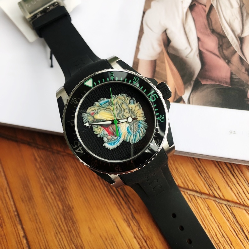 Часы Gucci