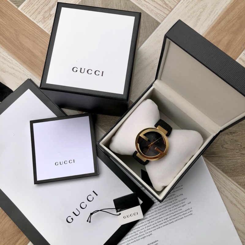 Часы Gucci