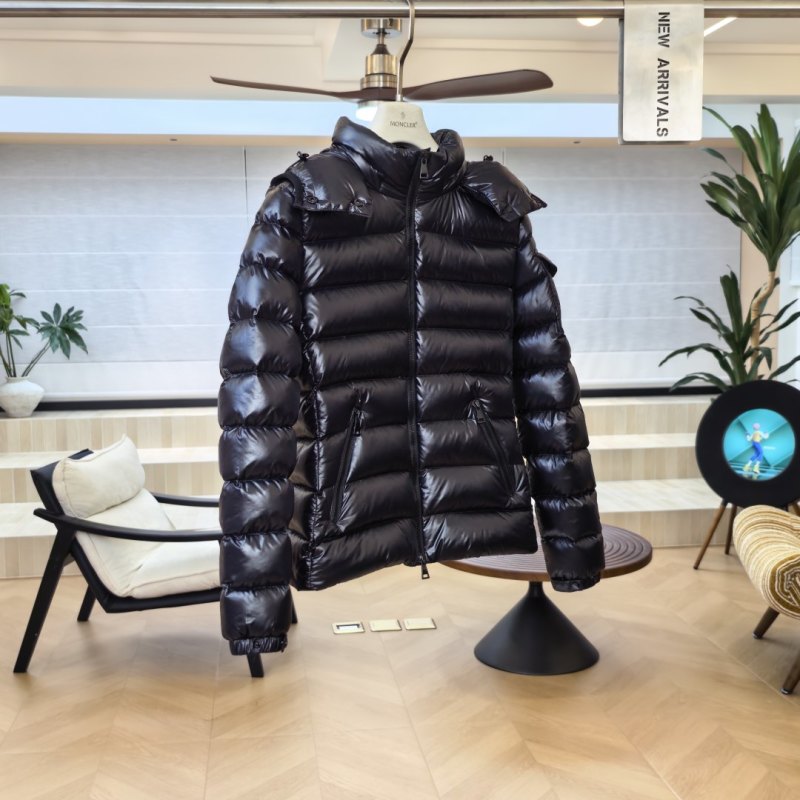 Пуховик Moncler
