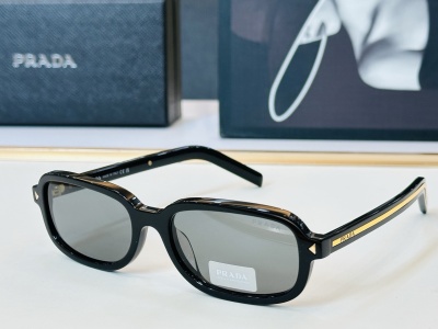 Солнцезащитные очки Prada D06S