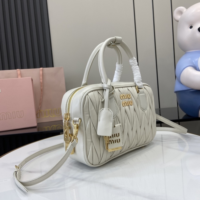 Сумка Miu Miu с плетеным декором