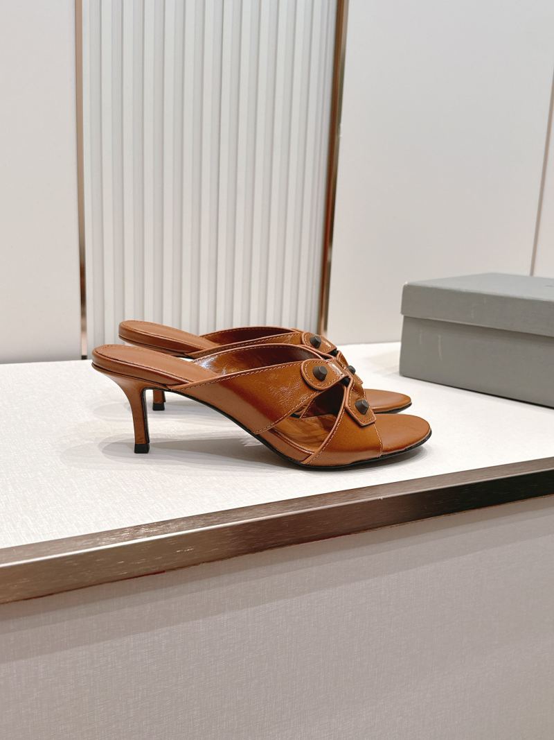 Баленсиага женские босоножки кожаные с заклепками Balenciaga