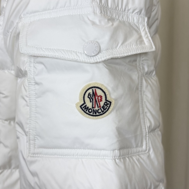 Пуховик Moncler