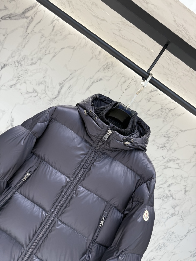 Пуховик Moncler