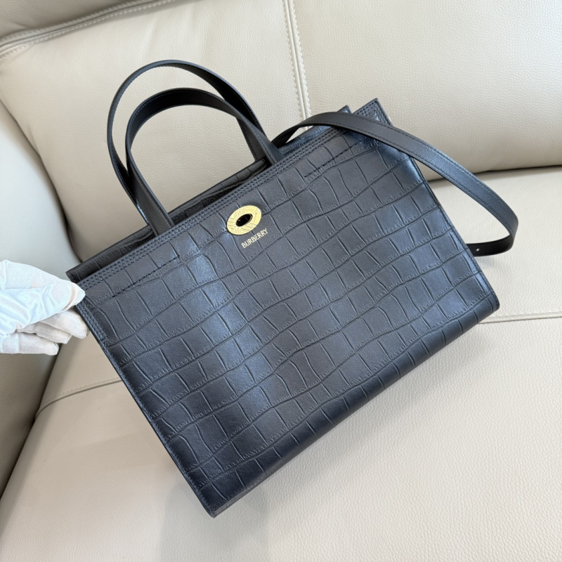 Сумка Burberry с тиснением под крокодила