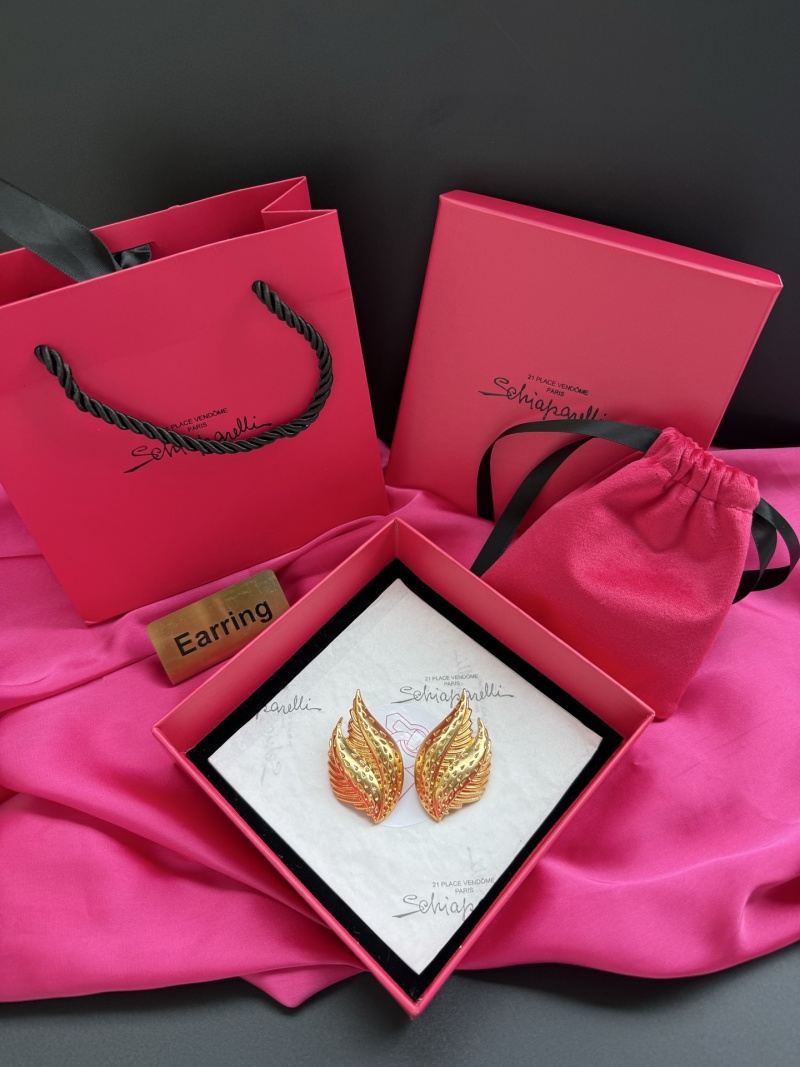 Серьги в виде крыльев Schiaparelli