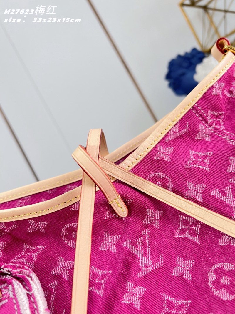 Сумка Louis Vuitton с монограммой