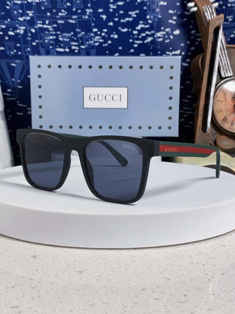 Солнцезащитные очки Gucci квадратные черные с красно-зеленой полосой