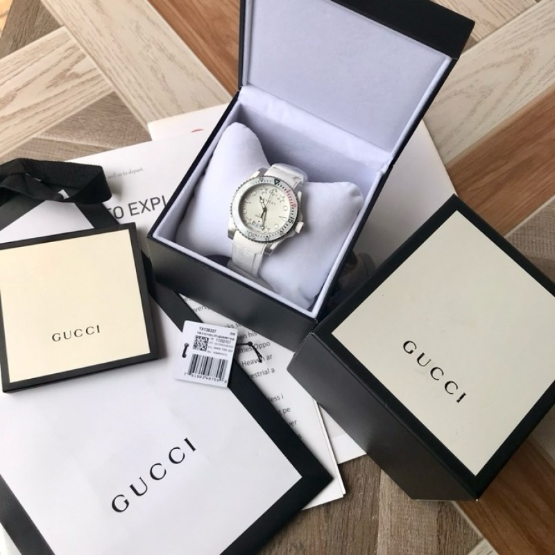 Часы Gucci