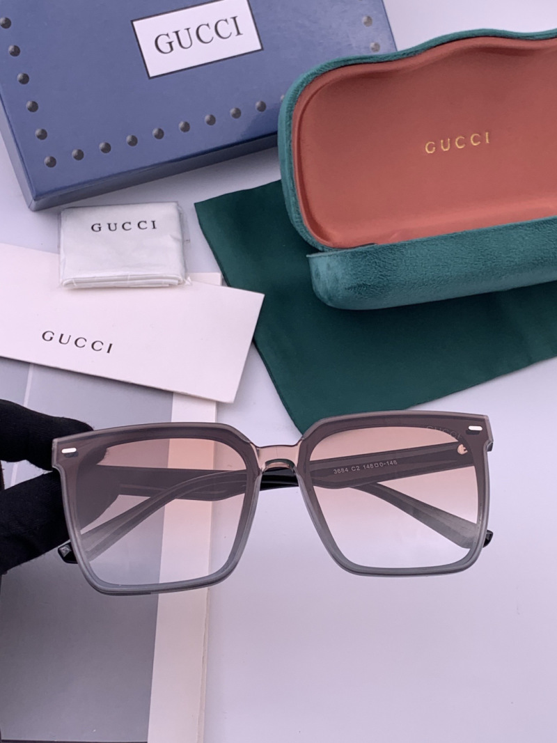 Квадратные солнцезащитные очки с поляризацией Gucci