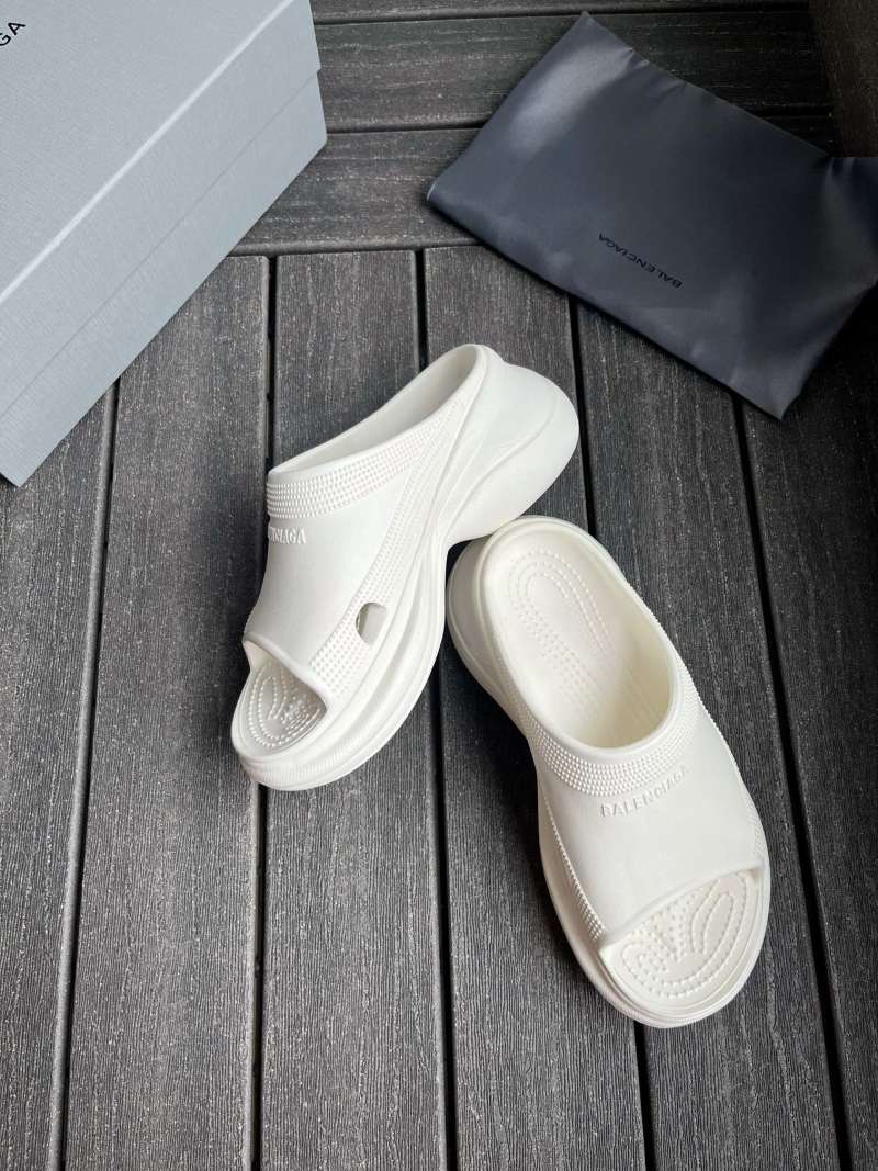 Сандалии Balenciaga P270 белые