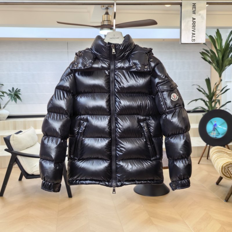 Пуховик Moncler