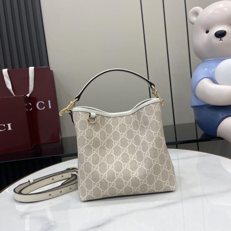 Сумка Gucci с монограммой и ремешком
