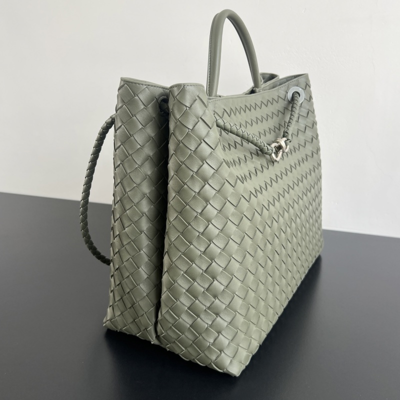 Сумка Bottega Veneta Andiamo плетение интаччио
