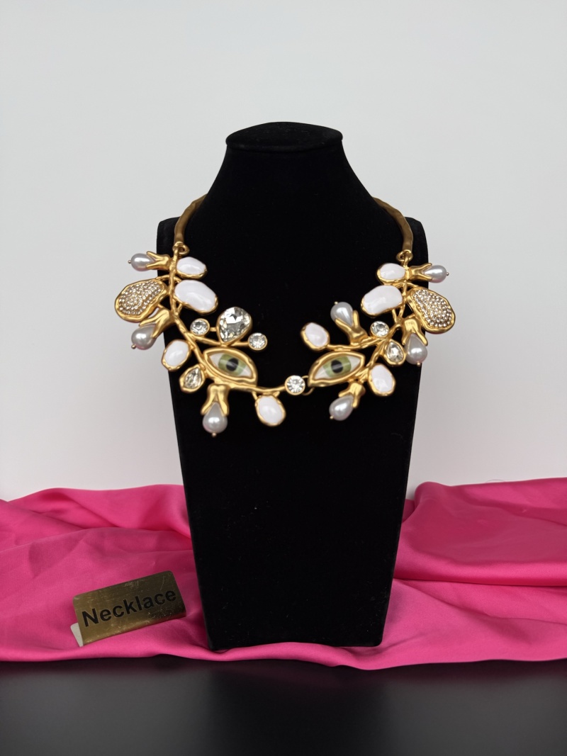 Колье с глазами и жемчугом Schiaparelli