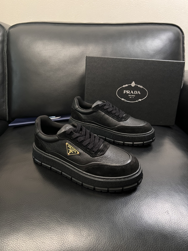 Кроссовки Prada