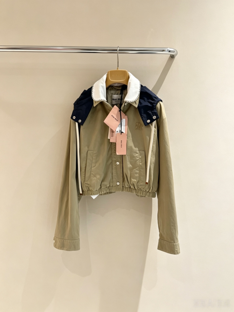 Куртка Miu Miu с белым воротником