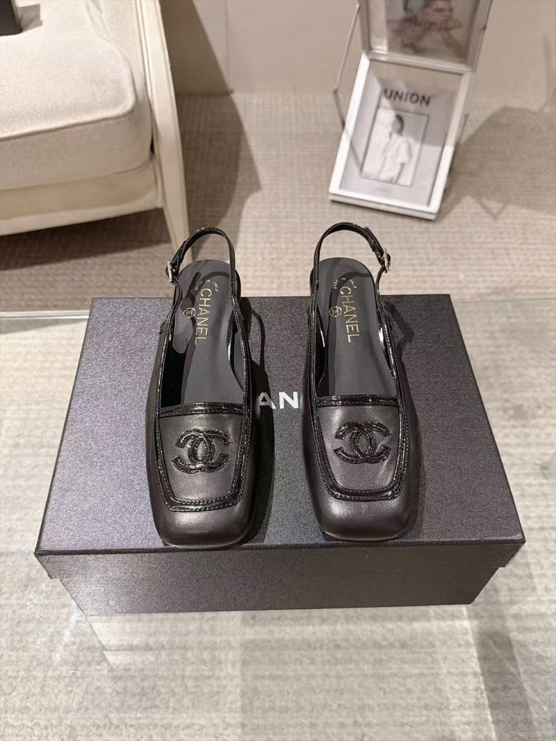 Женские туфли Chanel с логотипом