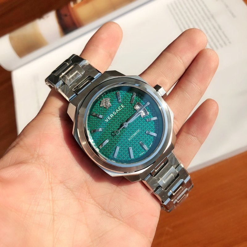 Часы Versace