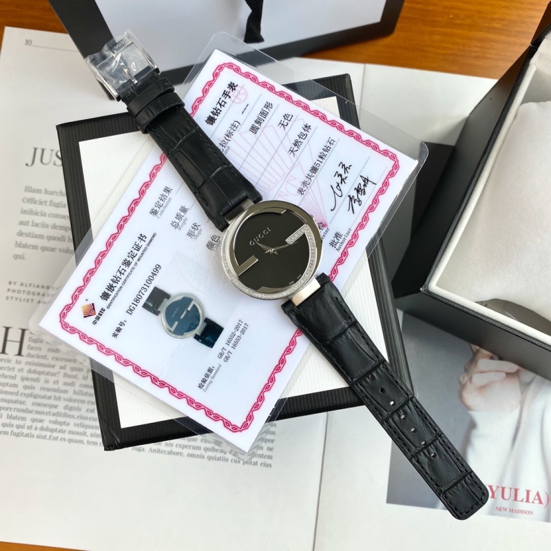 Часы Gucci