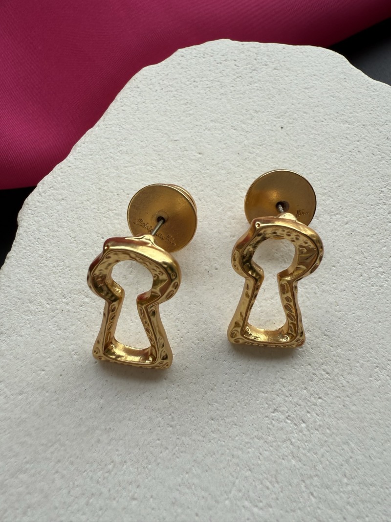 Серьги в форме ключа Schiaparelli