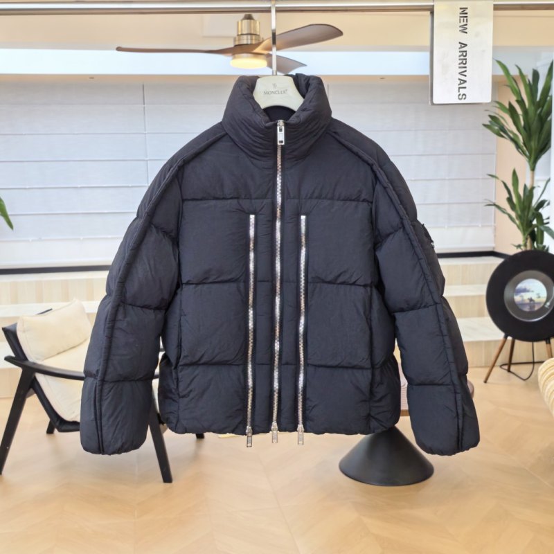 Пуховик Moncler