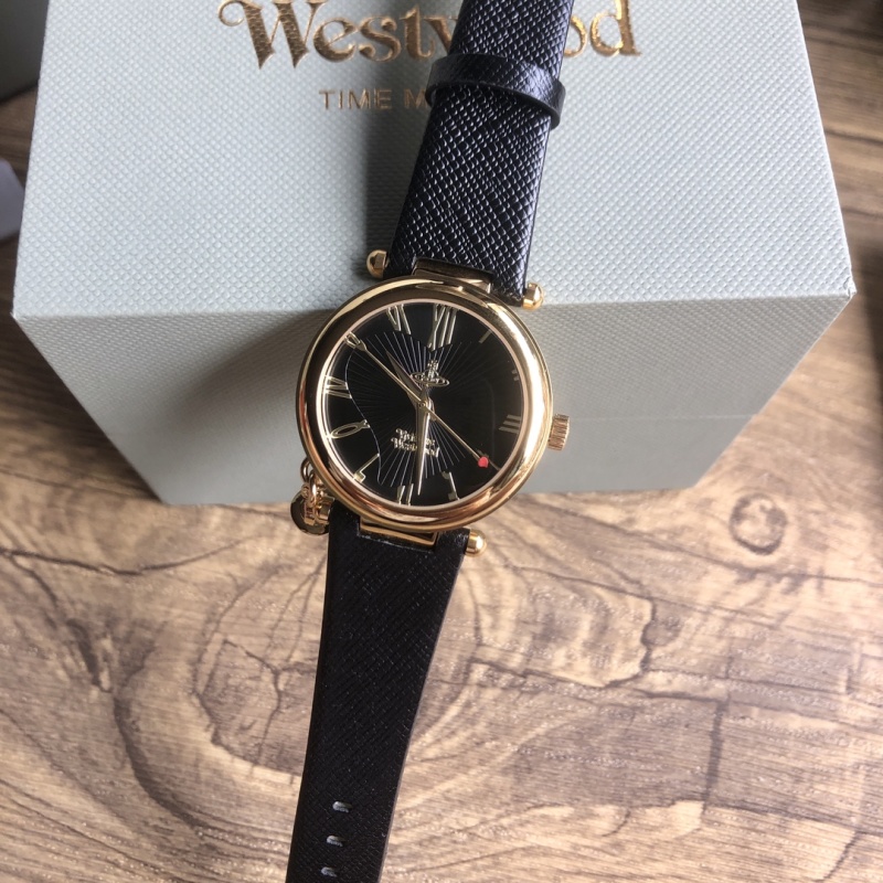 Часы Vivienne Westwood