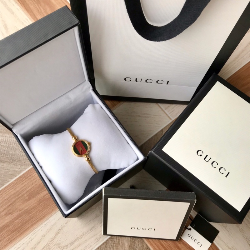 Часы Gucci