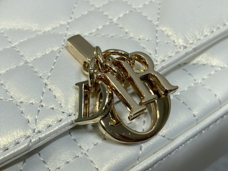 Женская сумка Dior белый