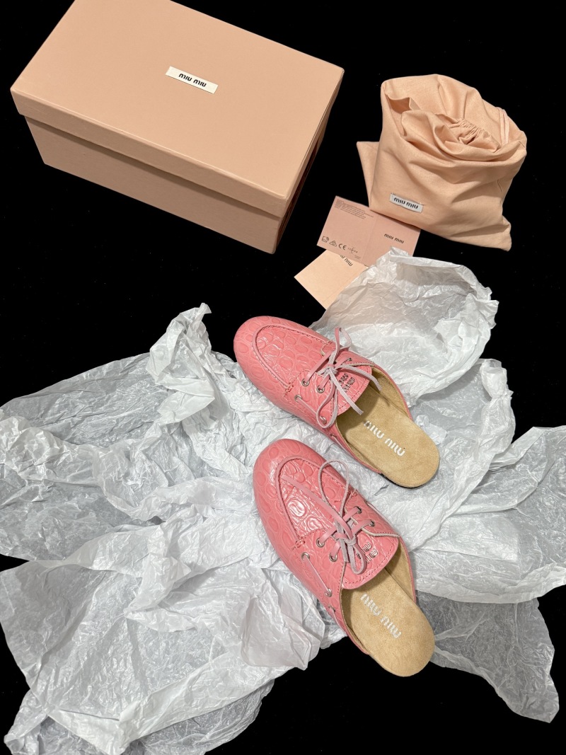 Мюли женские розовые с тиснением и шнурками Miu Miu