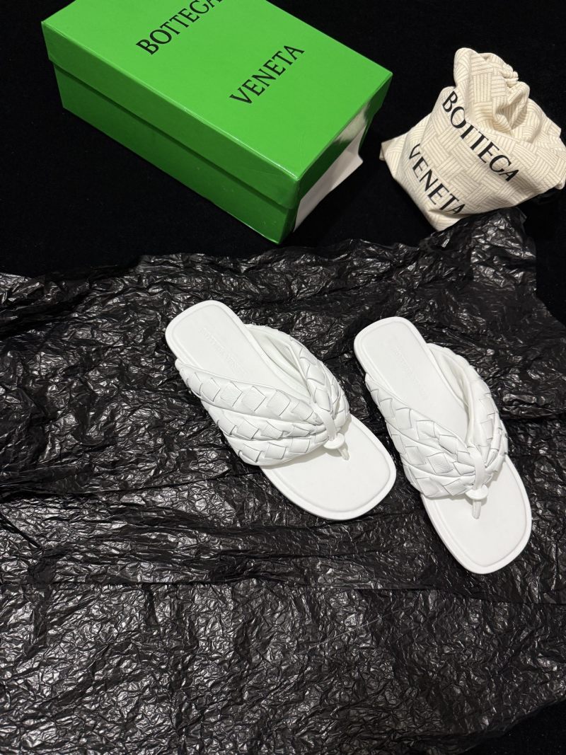 Женские плетеные босоножки Bottega Veneta белого цвета