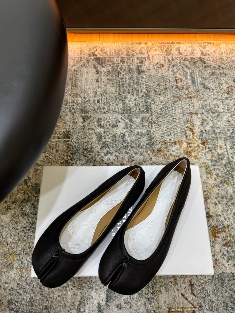 Черные кожаные туфли с разделенным мыском Maison Margiela