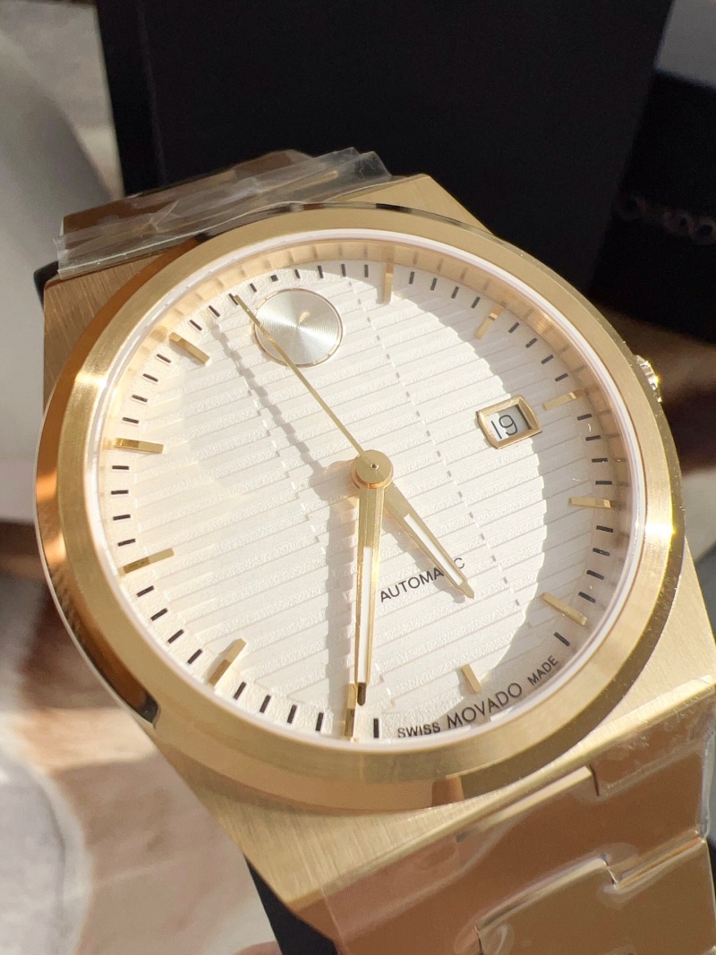 Часы Movado