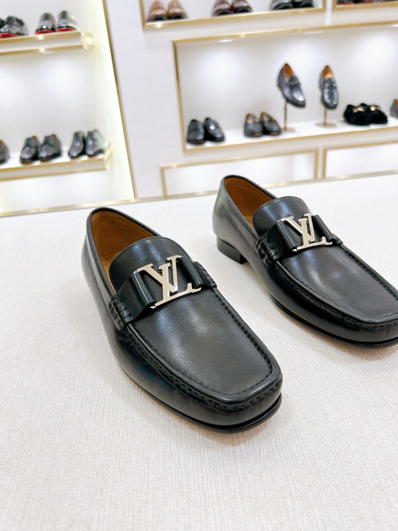 Мужские лоферы из натуральной кожи с металлической пряжкой Louis Vuitton