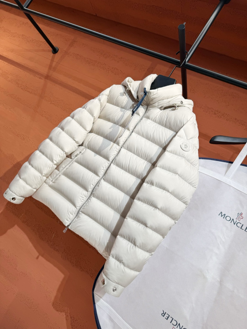 Пуховик Moncler