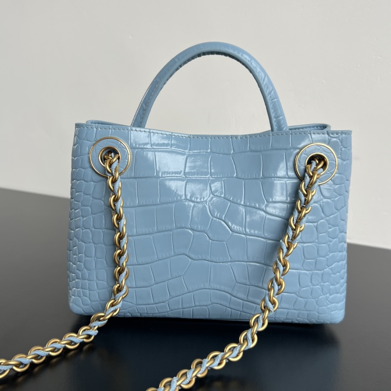 Сумка Bottega Veneta Mini Andiamo с крокодиловым тиснением