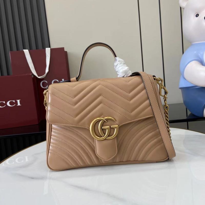 Сумка Gucci бежевая с золотой фурнитурой