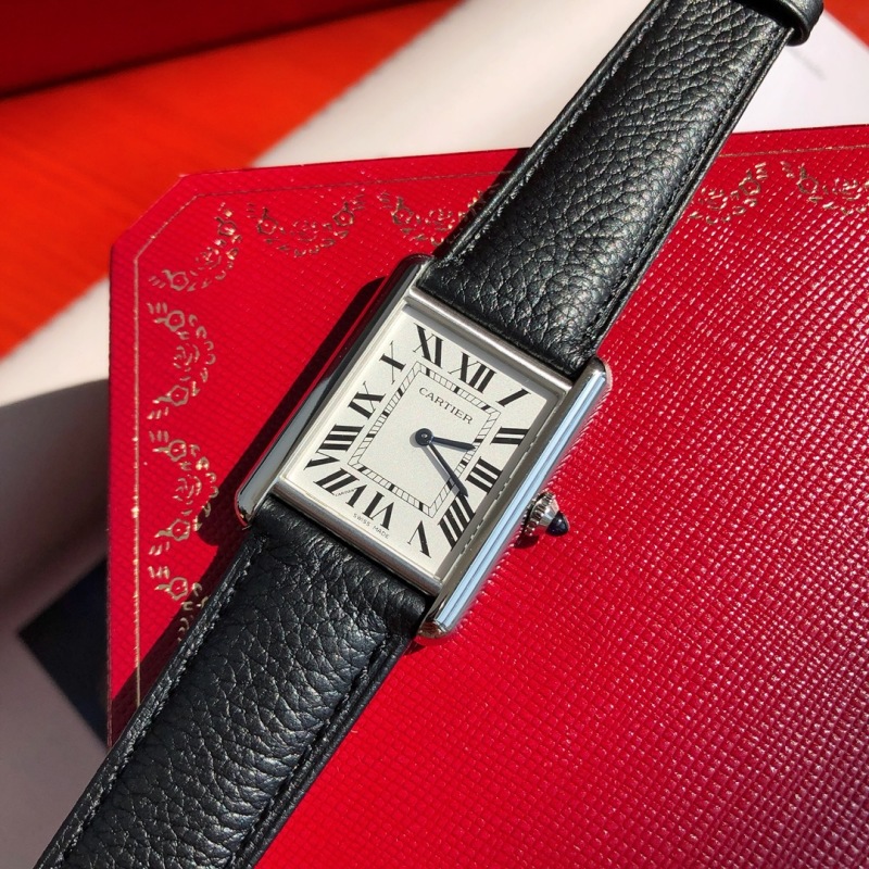 Часы Cartier Tank Must