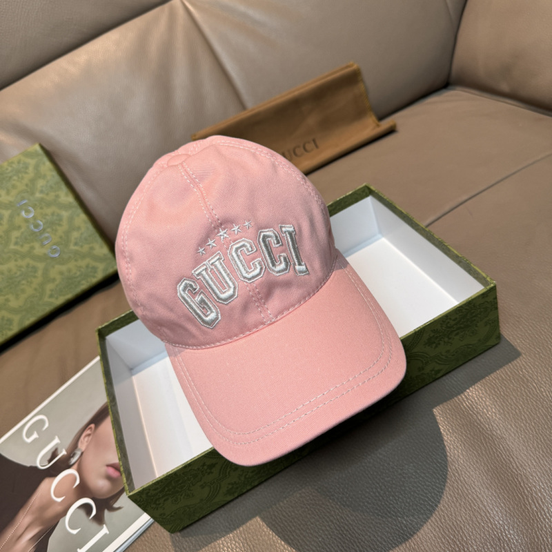 Розовая кепка с вышивкой Gucci