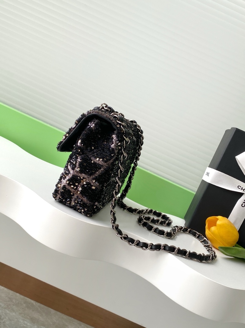 Черная сумка с блестками и цепочкой Chanel