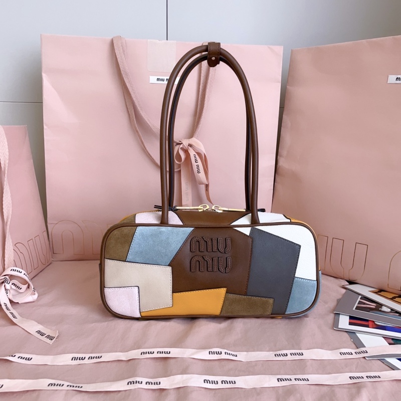 Женская сумка боулет с цветными кожаными вставками Miu Miu