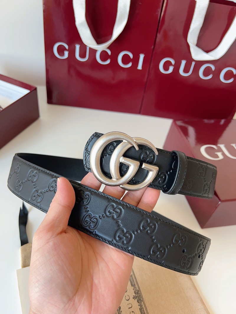 Кожаный ремень Gucci с логотипом GG