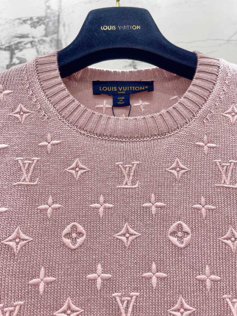 Свитер женский розовый с вышивкой монограммой Louis Vuitton