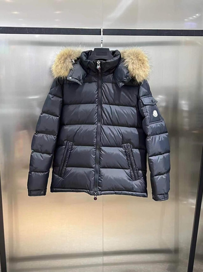 Пуховик Moncler