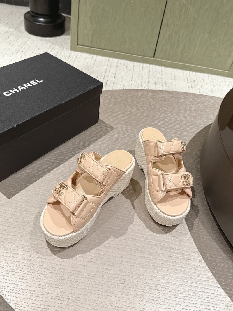 Женские бежевые сандалии на платформе с магнитной застежкой Chanel