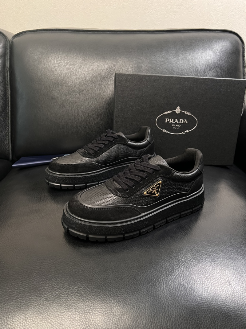 Кроссовки Prada
