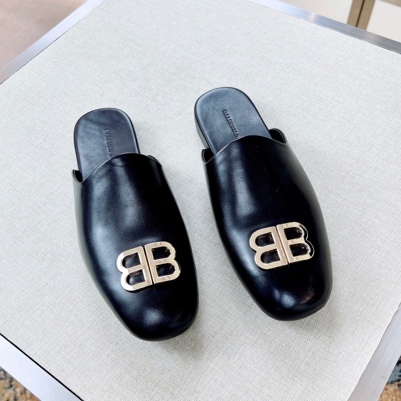 Черные кожаные мокасины с декоративной фурнитурой Balenciaga