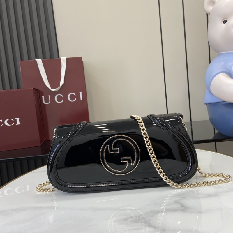 Черная лакированная сумка Gucci с цепочкой