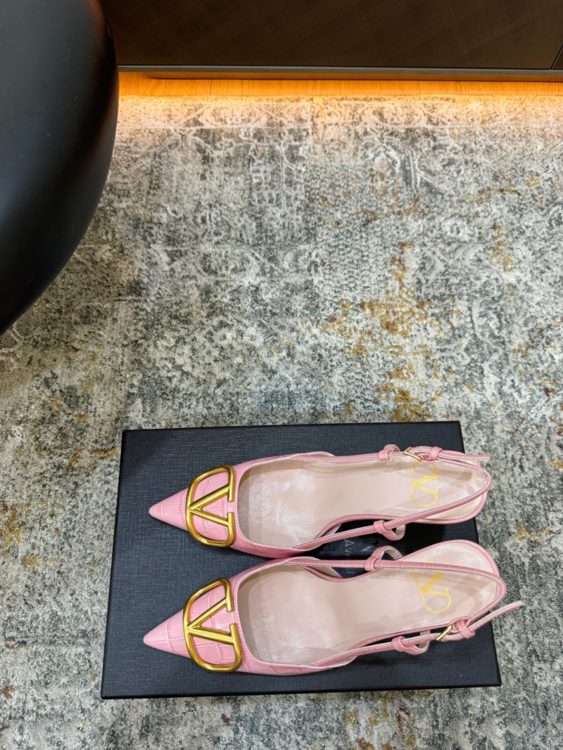 Женские туфли Valentino розовые с ремешком на щиколотке Valentino Garavani