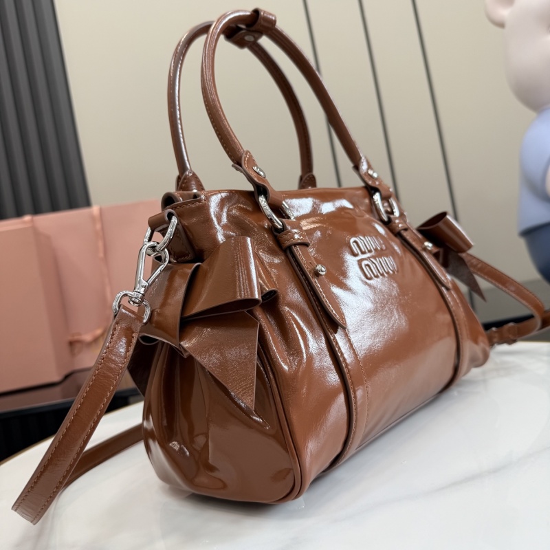 Сумка Miu Miu коричневый лак